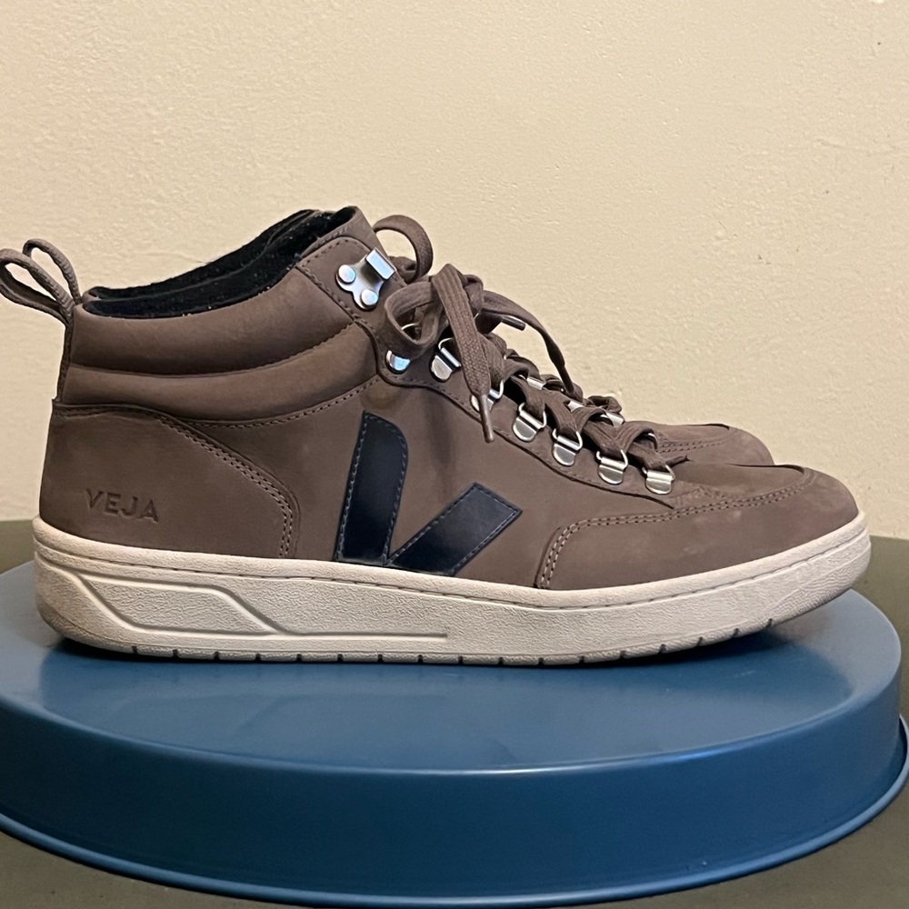 VEJA Roraima Sneaker Size 10 Tan Moonrock Nubuck High Top Trainer Shoe
